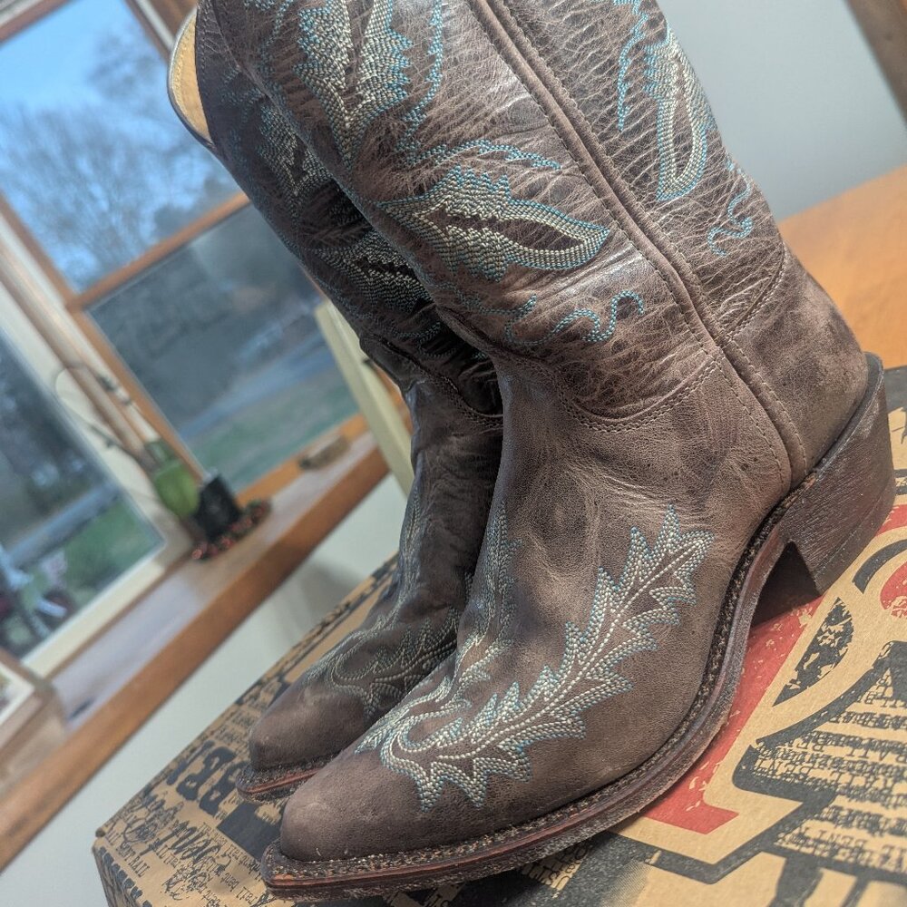 Justin cowboy boots women's